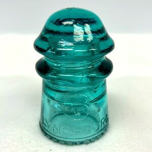 Vintage LYNCHBURG  no 10 made in the USA  teal glass insulator
